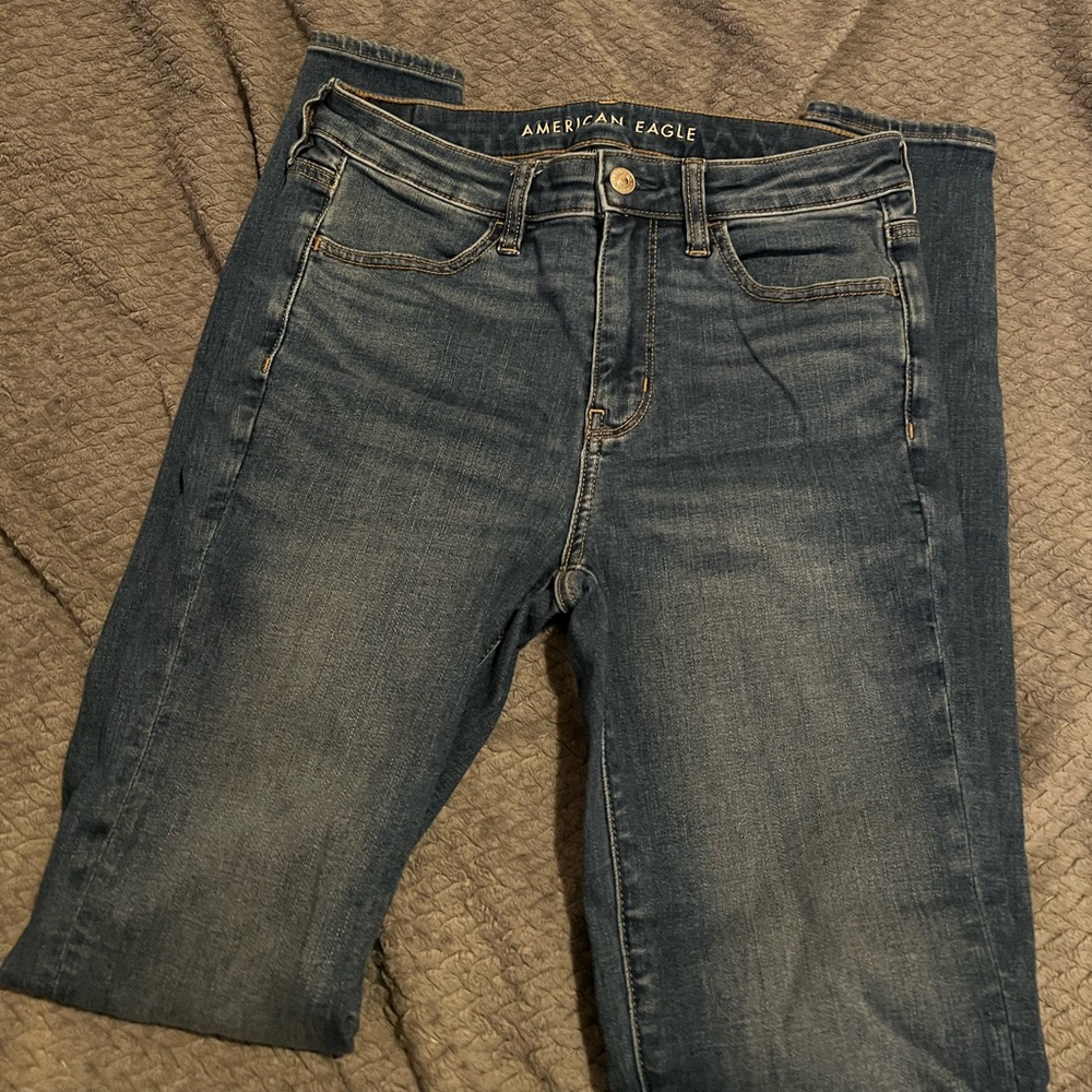 American Eagle Outfitters Women's Dark Blue Cropped Jeans